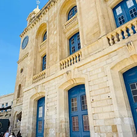 Charming 17th Century House Of Character In The Historical Three Cities *